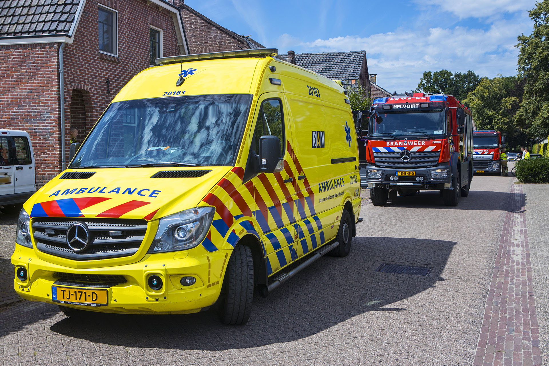Ambulance en brandweer aanwezig
