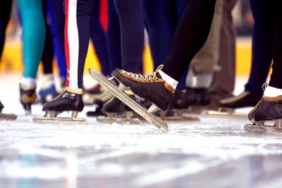 Foto van schaatsers op kunstijs | Archief EHF