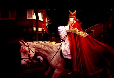 Foto van Sinterklaas op paard | Archief EHF