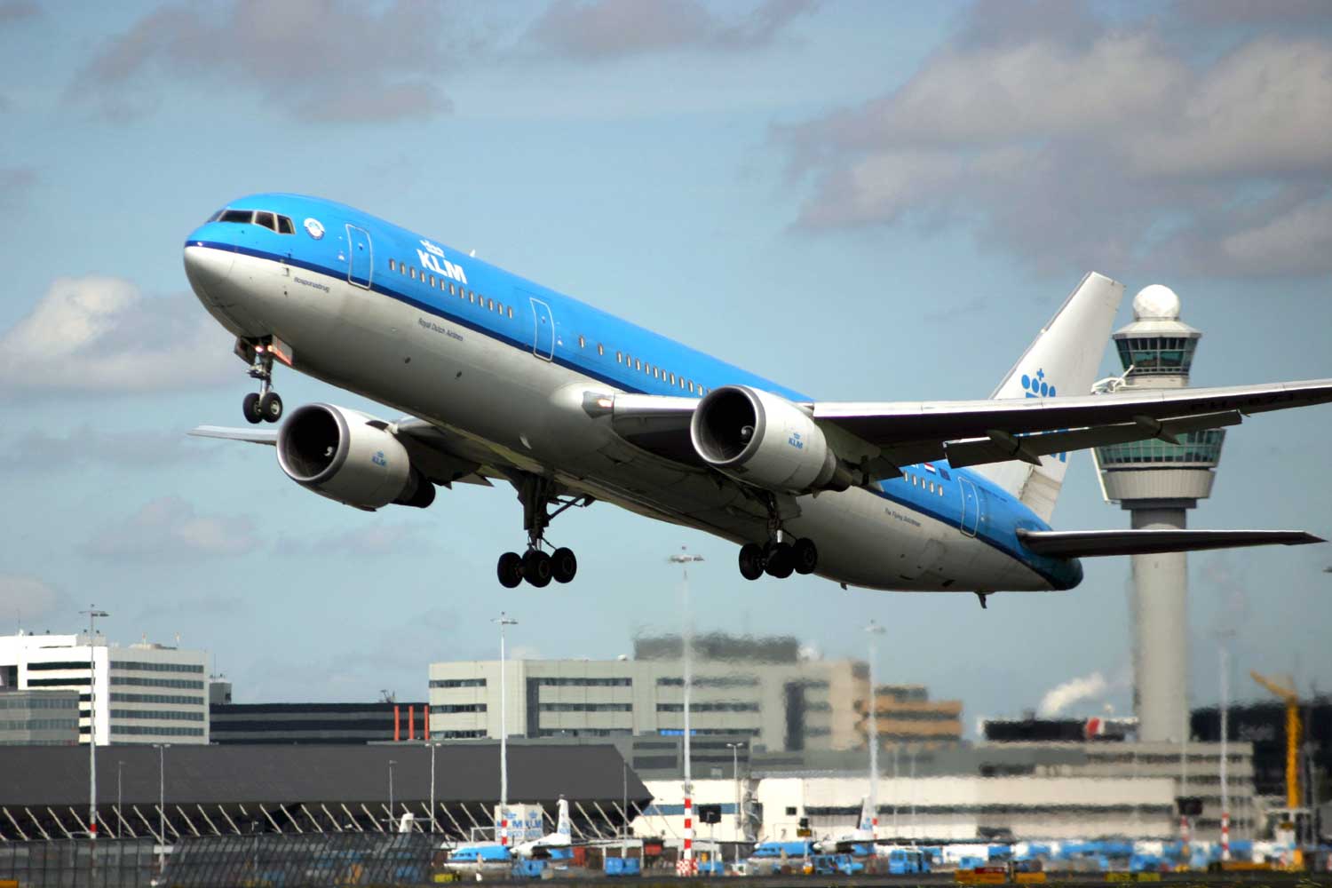 stijgen-klm-vliegtuig-schiphol