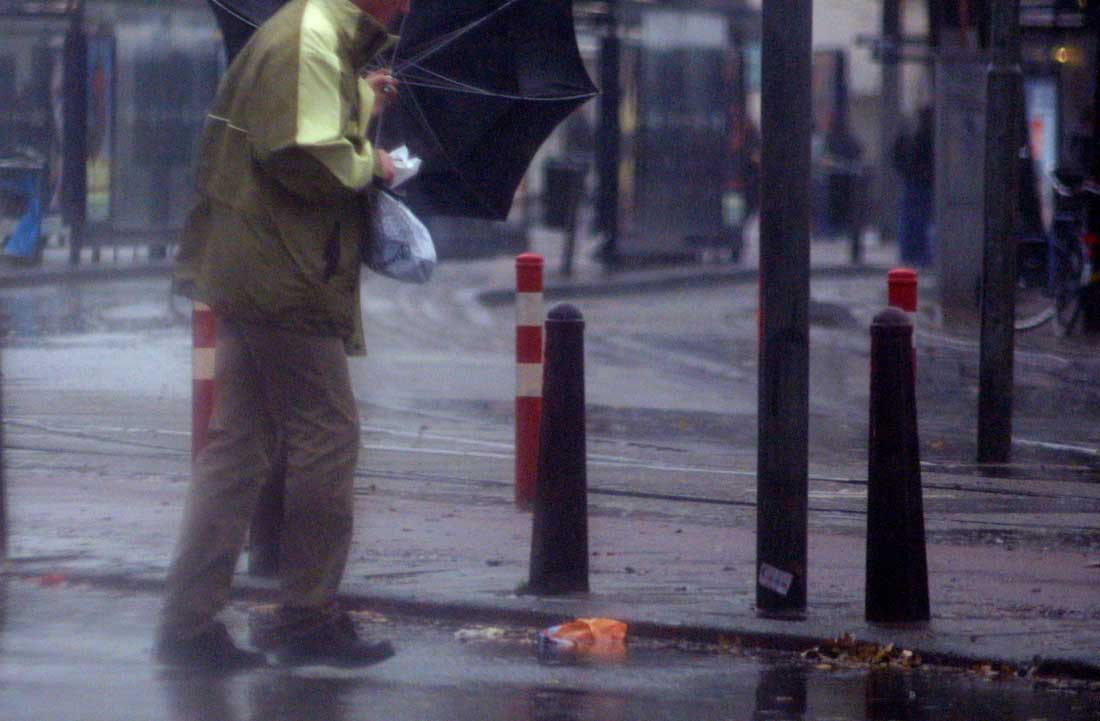 storm-paraplu-regen