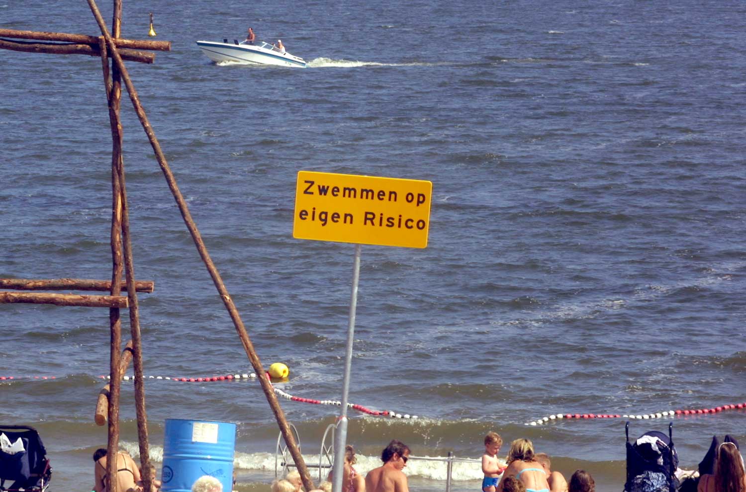 strand-ijburg-zwemmen-eigen-risico