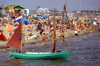 Foto van strand zon water IJburg | Archief EHF