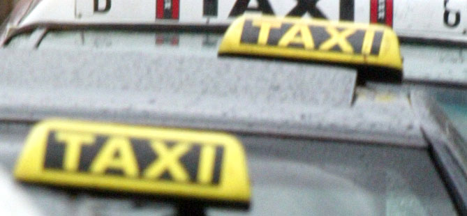 Taxichauffeur meerdere malen gestoken bij beroving