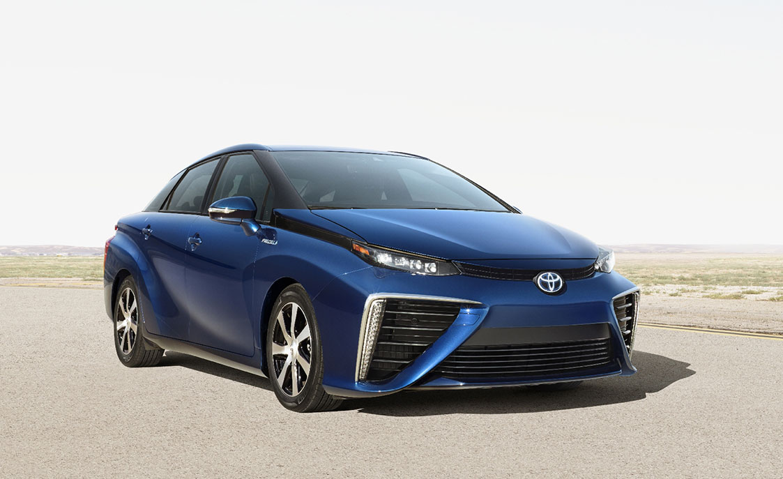 Nieuwe Fuel Cell Sedan (‘waterstofauto’) van Toyota gaat ''GROEN'' Nederland voorbij