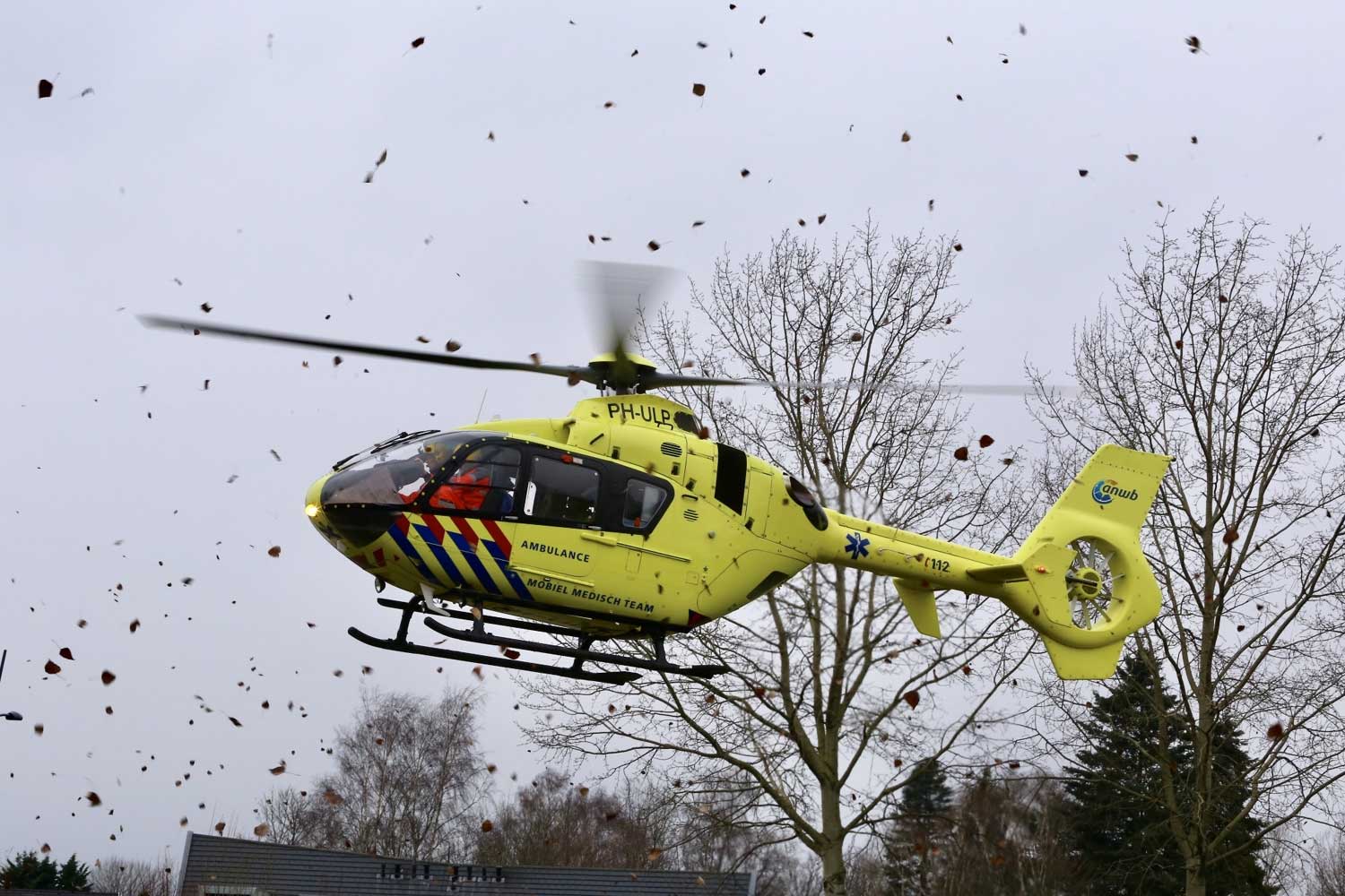 Traumahelikopter trekt veel bekijks in Boxtel