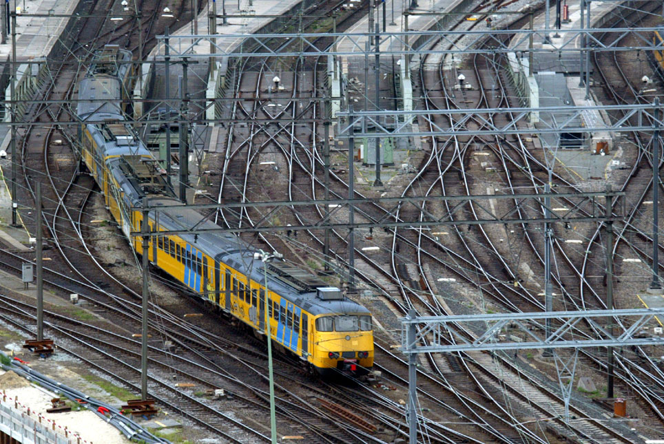 Vrijdag minder treinen door staking machinisten en conducteurs