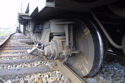 Foto van onderstel ontspoorde trein | Archief EHF