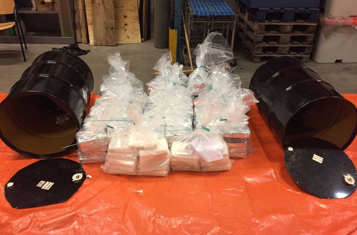 Opnieuw vaten met cocaïne in Rotterdamse haven