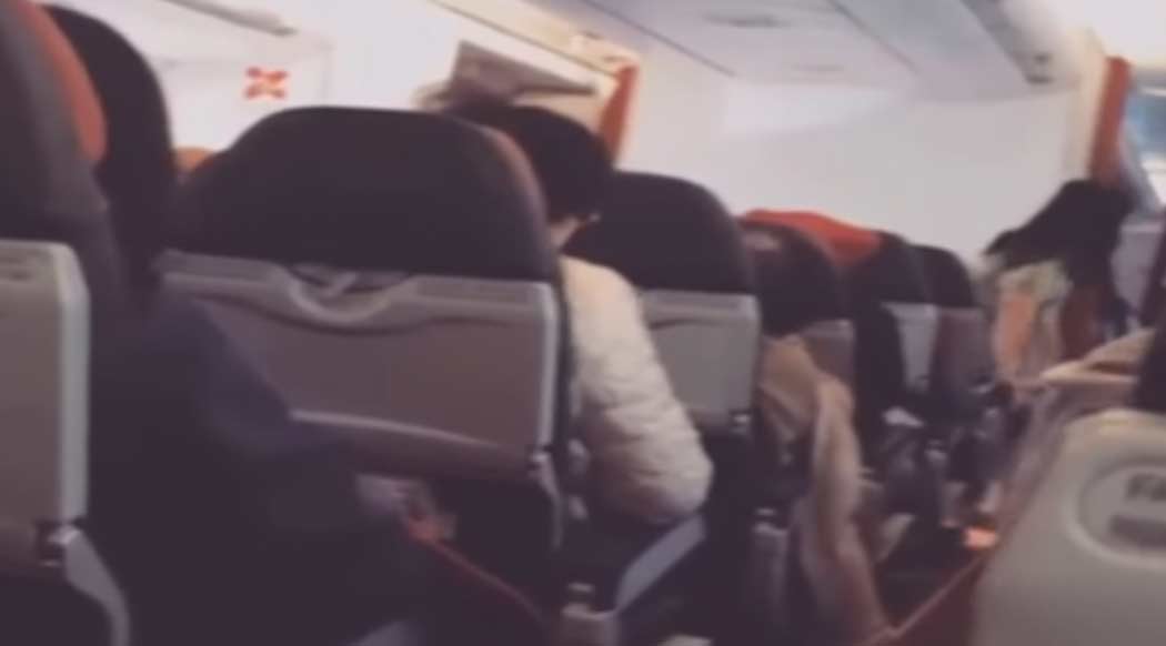 Piloot vraagt passagiers ''te bidden'' tijdens motorproblemen
