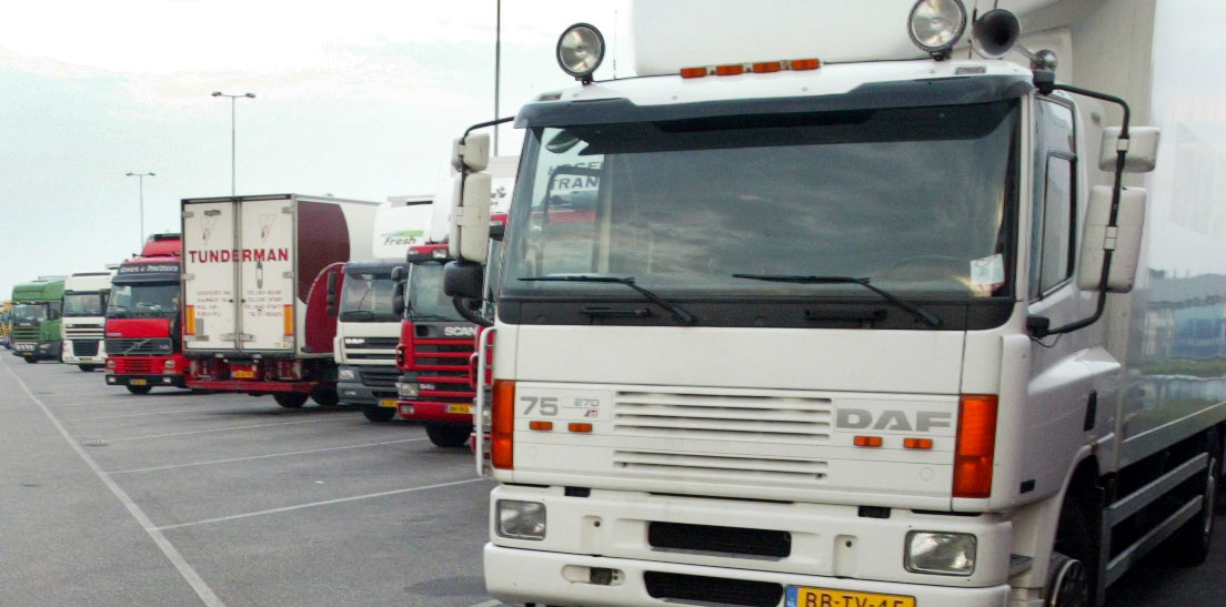 FNV sleept transportbedrijf Vos voor rechter om loondumping en concurrentievervalsing