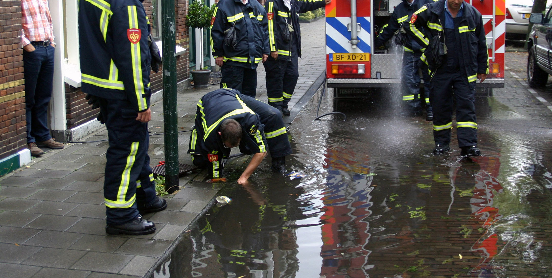 Code Oranje: Brandweer heeft handen vol aan wateroverlast