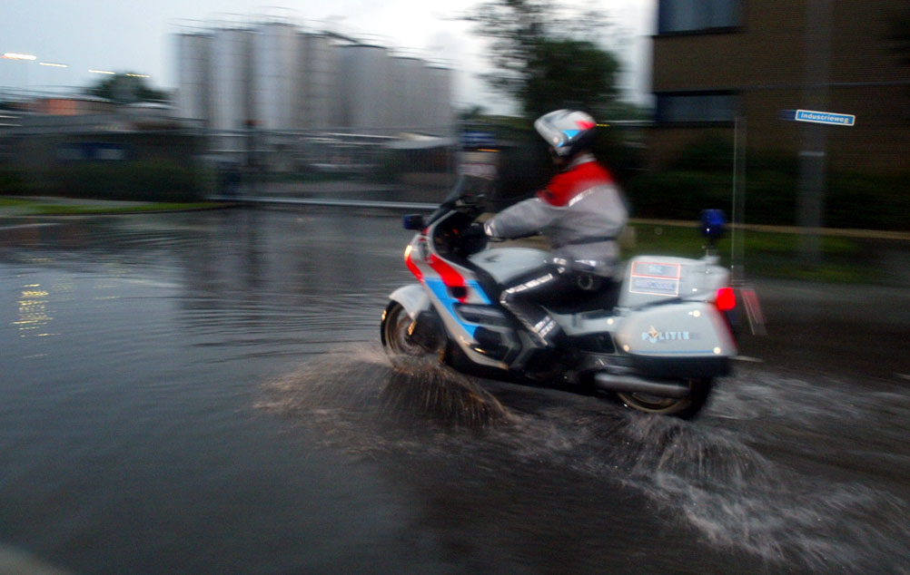 nood weer, buien, storm