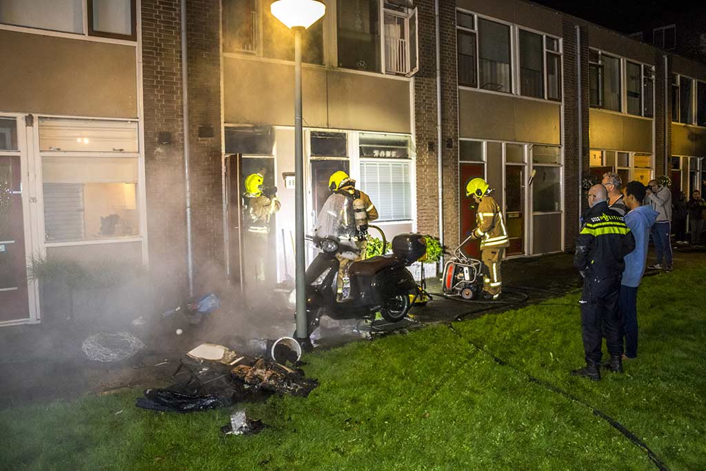 Felle brand in woning in Vlaardingen