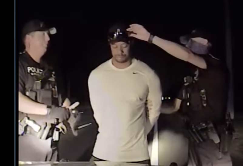 Politie geeft beelden vrij van aanhouding golfer Tiger Woods