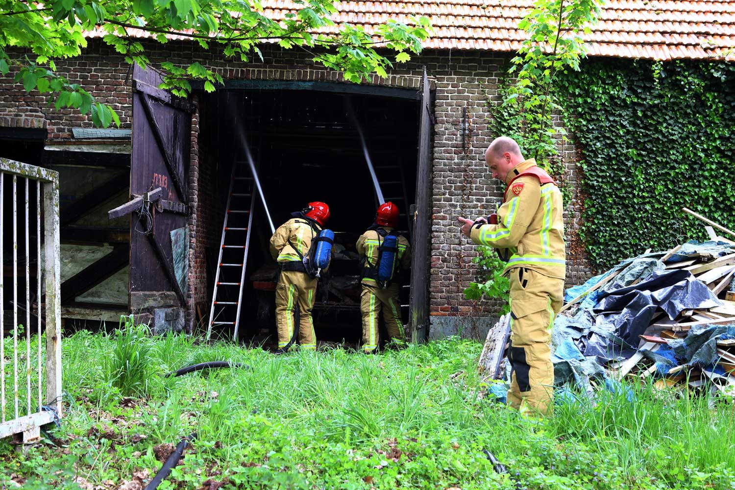 Uitslaande brand treft woonboerderij aan Dorpsstraat in Lieshout