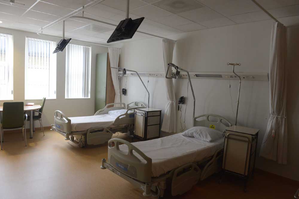 Foto van lege ziekenhuisbedden | Aneo Koning | www.fotokoning.nl