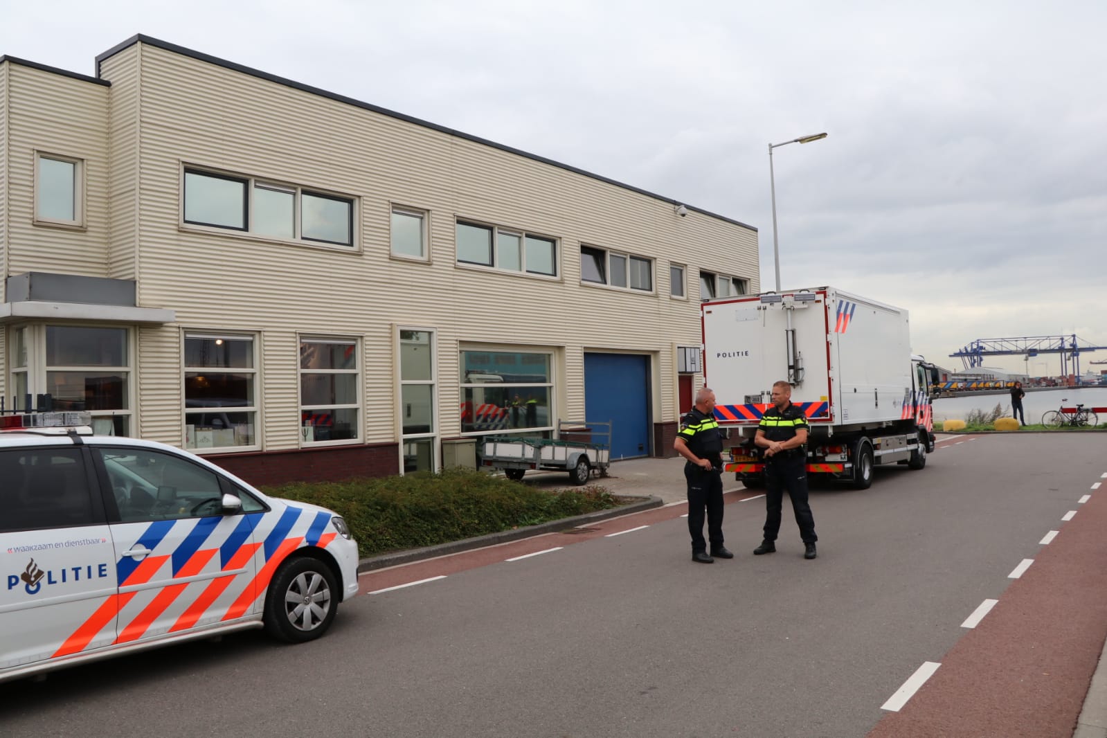 Persoon gewond aangetroffen Moezelhavenweg