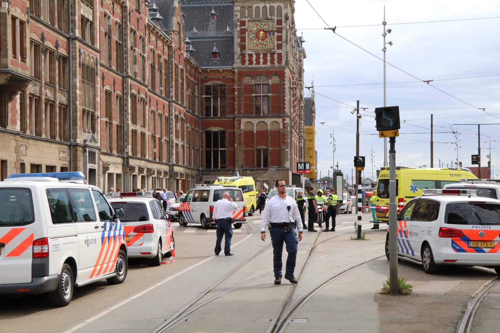 amsterdam, centraal, station, steekpartij, neergeschoten, politie