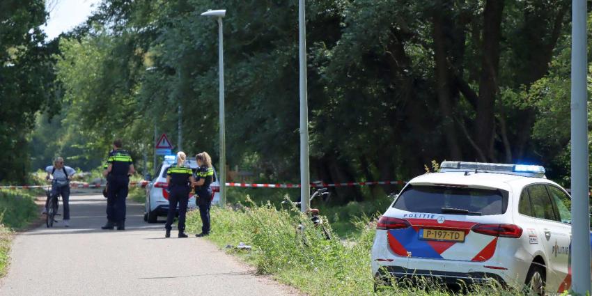 agenten-politieauto-Riekerweg-Nieuwe Meer