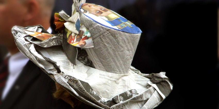 Prinsjesdag-wind-hoedje-papier-krant