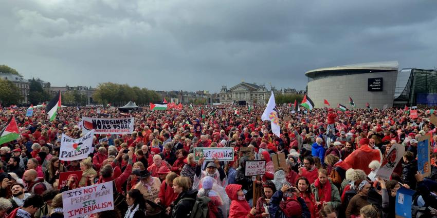 Rode Lijn-demonstratie in Amsterdam
