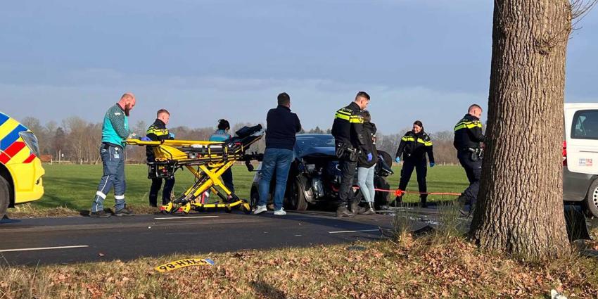 auto-greppel-ambulance-politie