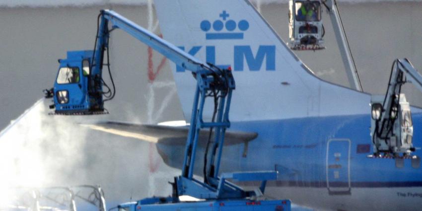 sneeuw-vliegtuig-klm-de-icing