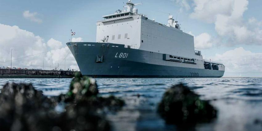 amfibisch-transportschip-de Witt