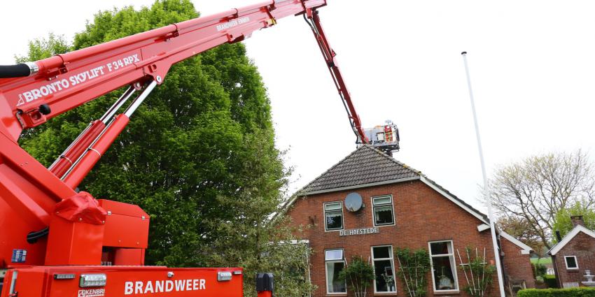 Foto van hoogwerker brandweer