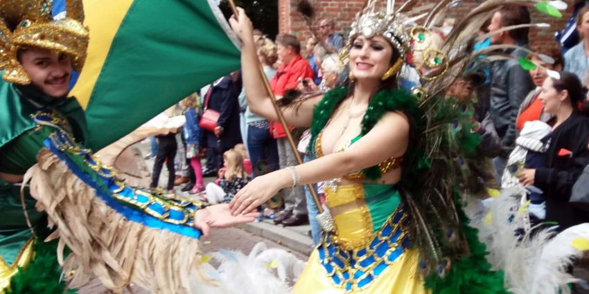 Dansgroepen uit de hele wereld trekken door Warffum