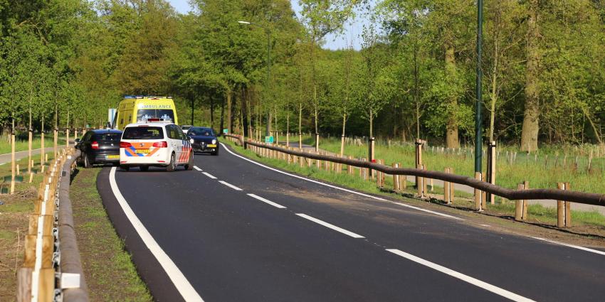 Auto gelanceerd door geleidenrail 