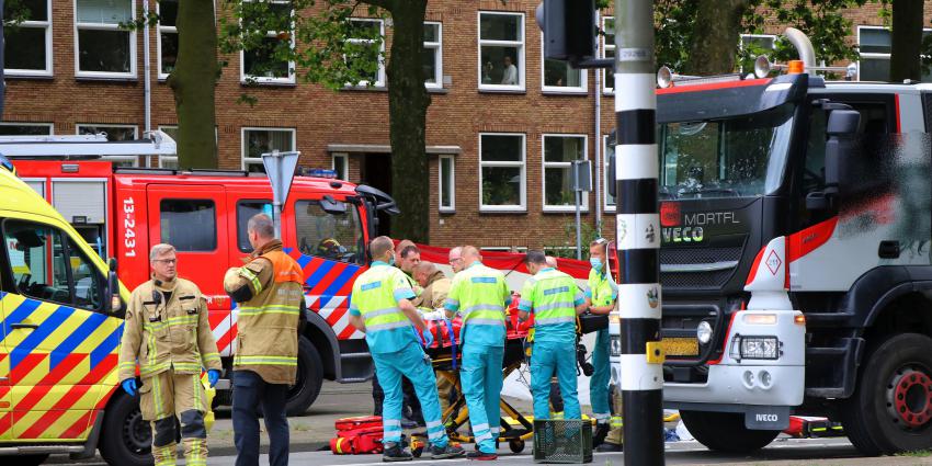 Hulpdiensten ontfermen zich over slachtoffer