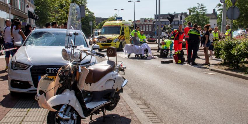 Scooterrijder gewond na botsing met auto