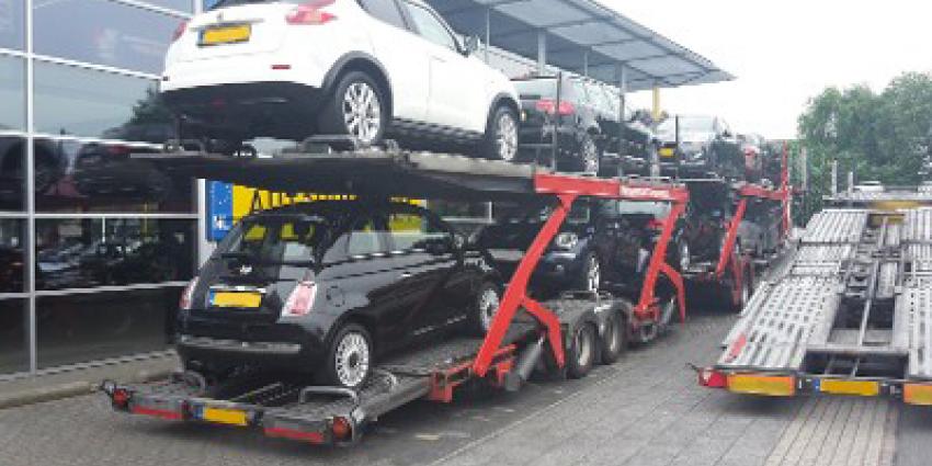 120 auto’s afgevoerd bij autobedrijf in Almelo