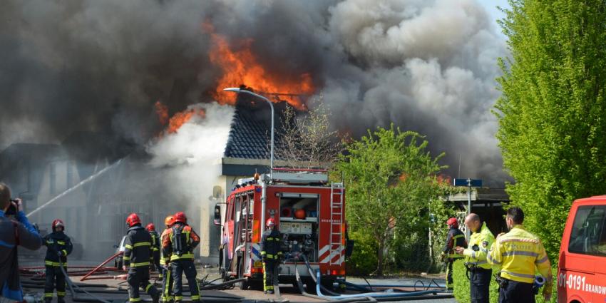 Zeer grote brand na explosie in Winschoten