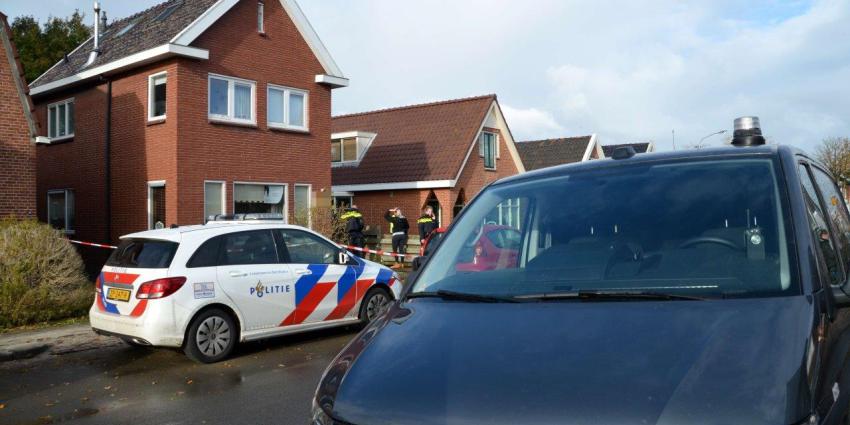 Politie doet onderzoek bij de woning