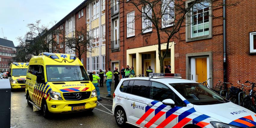 Hulpdiensten ontfermen zich over slachtoffer