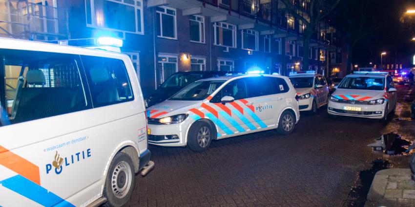 Man neergeschoten die voordeur opende