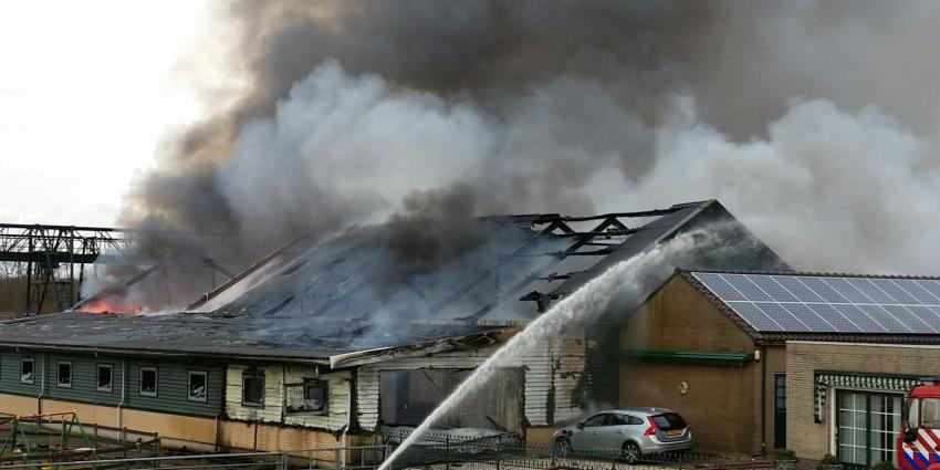 Grote brand bij manege in Wilnis