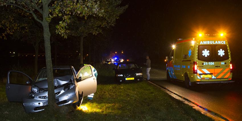 Foto van aanrijding met boom in Boxtel | Persburo Sander van Gils | www.persburausandervangils.nl