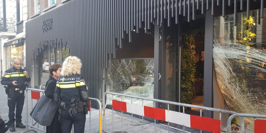 Ramkraak op kledingwinkel in Amsterdam