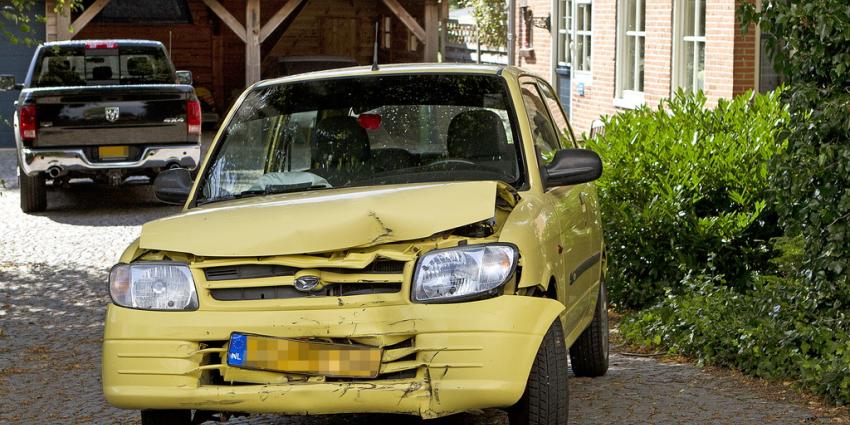 Automobilisten gewond bij aanrijding in Muntendam