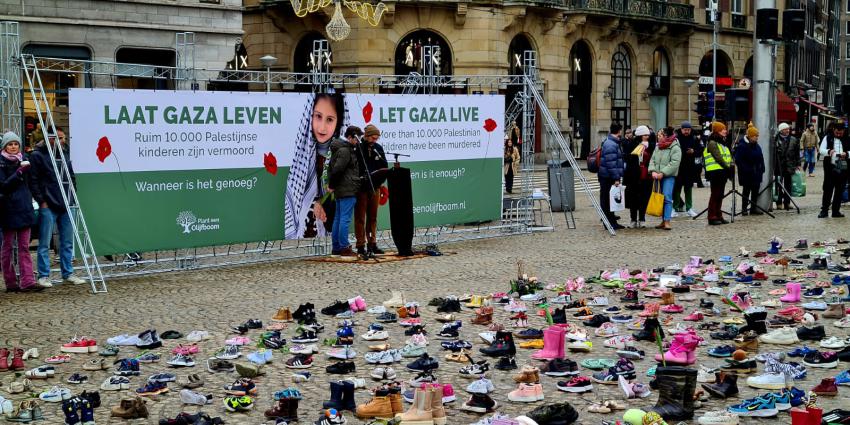 Kinderschoenen op de Dam