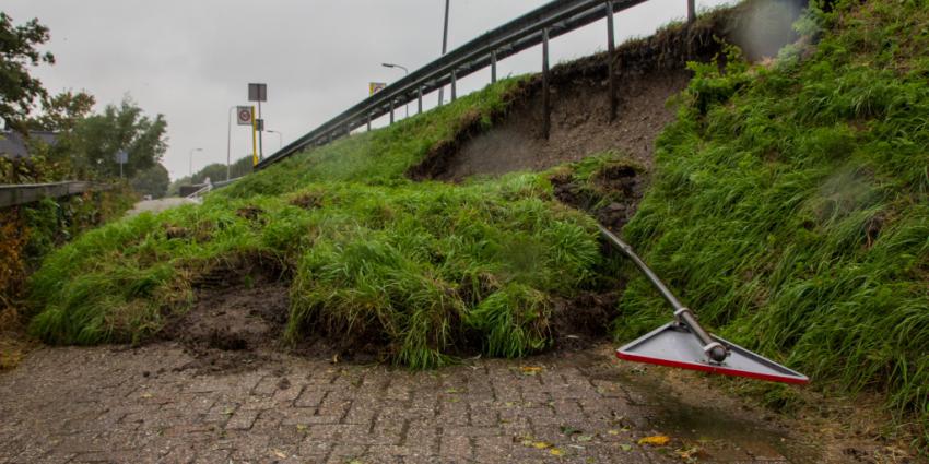 Foto Dijk weggeslagen Stellendam | Flashphoto | www.flashphoto.nl