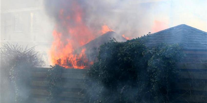 Foto van tuinhuisje in brand | Van Oost Media | www.vanoostmedia.nl
