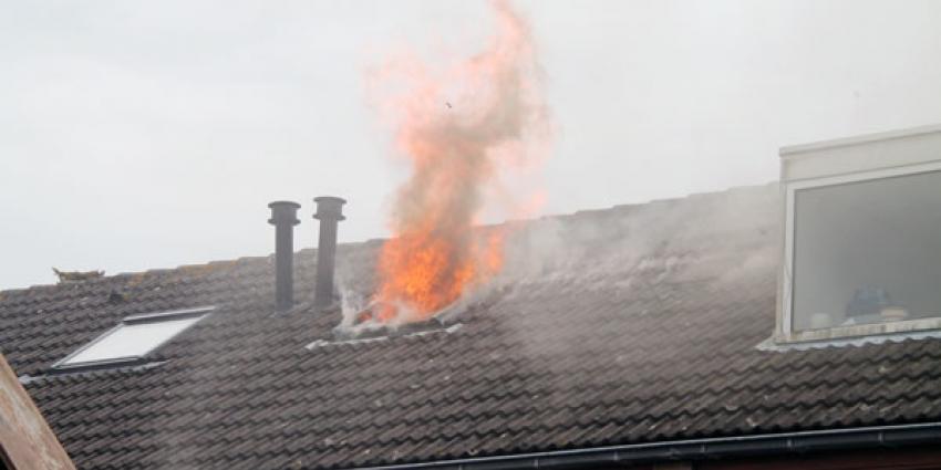 Foto van brand in woning in Delfzijl