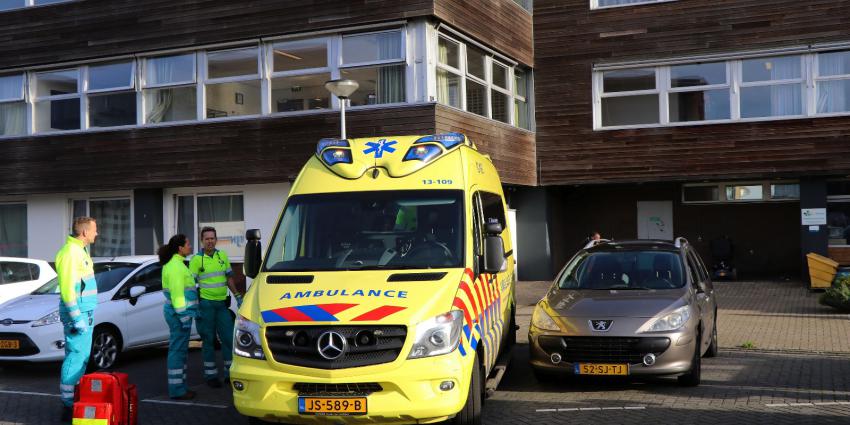 Man gewond bij steekpartij in Amsterdam