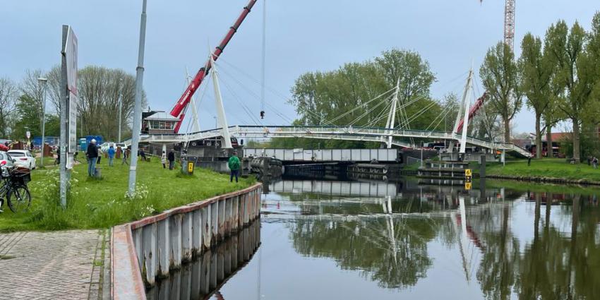 Takelwerkzaamheden bij Gerrit Krolbrug