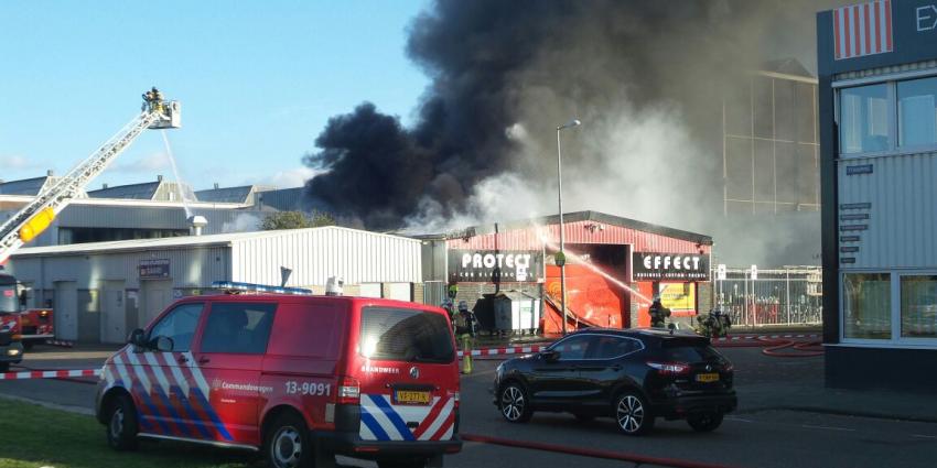 Grote uitslaande brand in Amsterdam